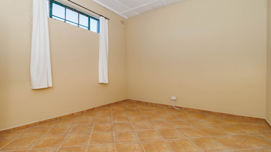 6 Bedroom Property for Sale in Monteseel KwaZulu-Natal