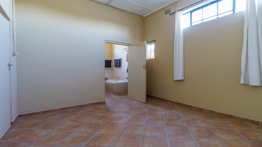 6 Bedroom Property for Sale in Monteseel KwaZulu-Natal