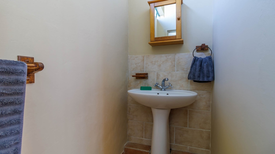 6 Bedroom Property for Sale in Monteseel KwaZulu-Natal