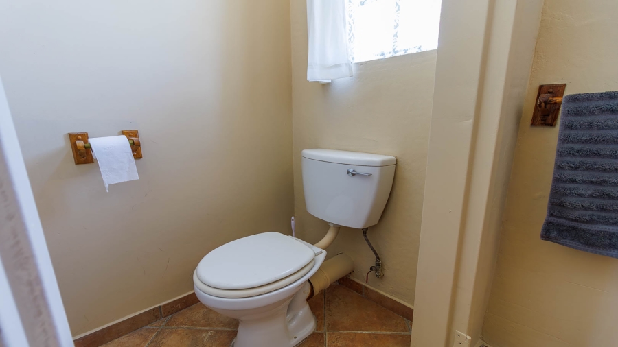 6 Bedroom Property for Sale in Monteseel KwaZulu-Natal