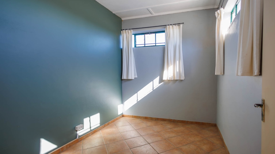 6 Bedroom Property for Sale in Monteseel KwaZulu-Natal