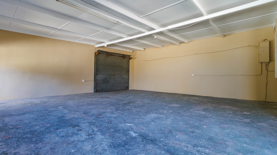 6 Bedroom Property for Sale in Monteseel KwaZulu-Natal
