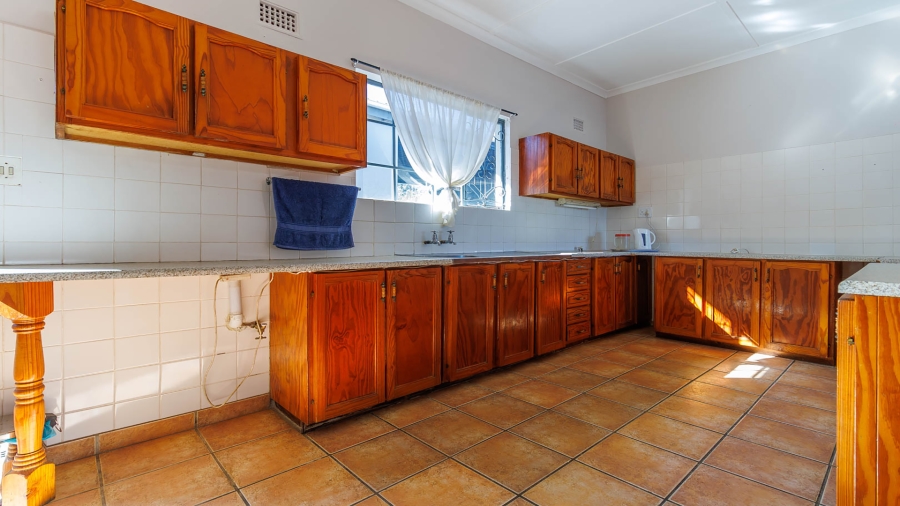 6 Bedroom Property for Sale in Monteseel KwaZulu-Natal