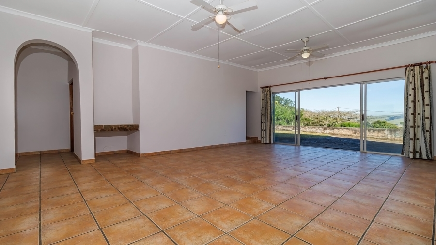 6 Bedroom Property for Sale in Monteseel KwaZulu-Natal