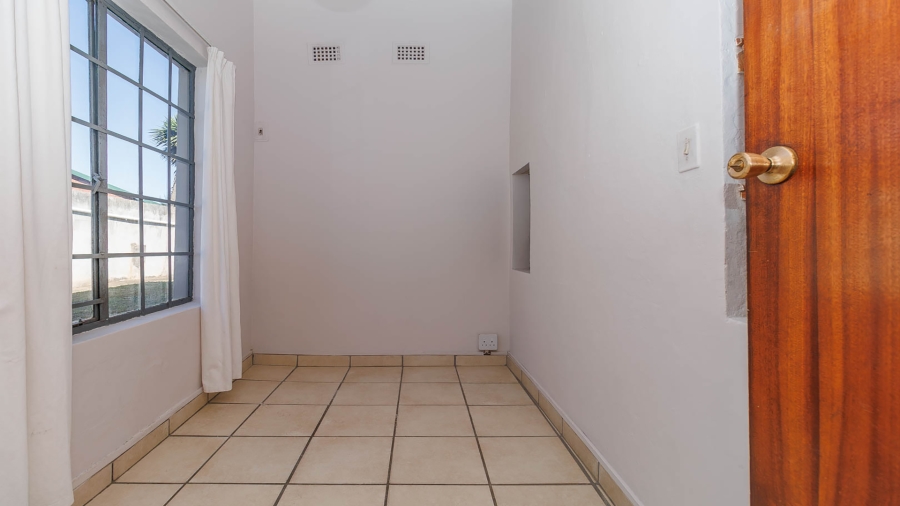 6 Bedroom Property for Sale in Monteseel KwaZulu-Natal