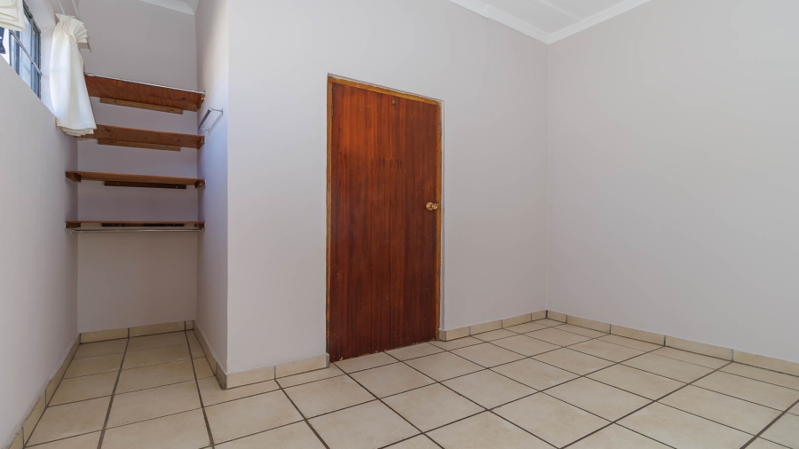 6 Bedroom Property for Sale in Monteseel KwaZulu-Natal