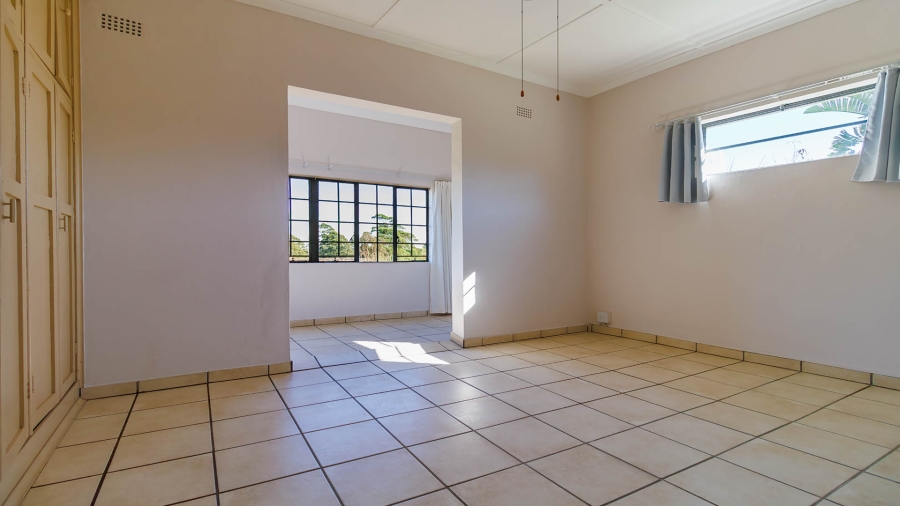 6 Bedroom Property for Sale in Monteseel KwaZulu-Natal