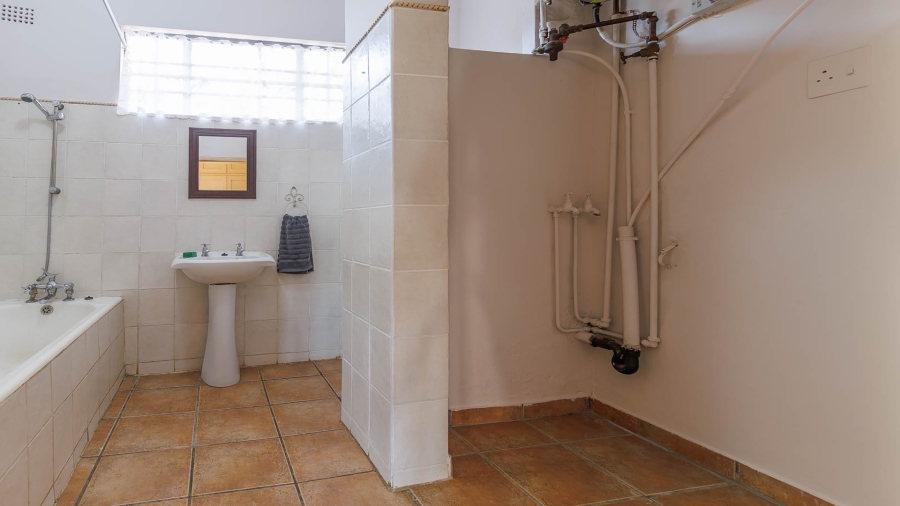 6 Bedroom Property for Sale in Monteseel KwaZulu-Natal