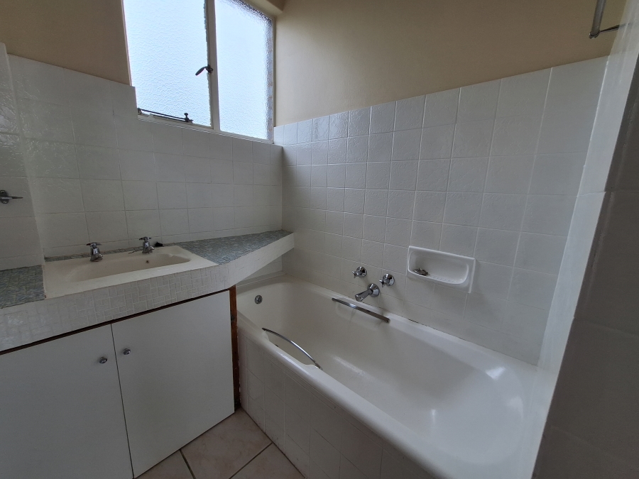 2 Bedroom Property for Sale in Essenwood KwaZulu-Natal