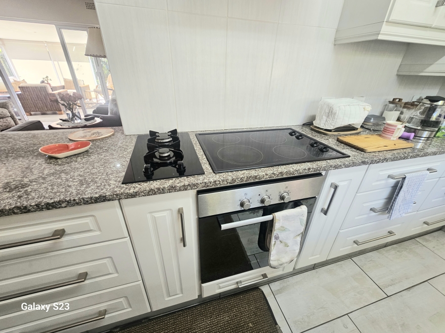 3 Bedroom Property for Sale in Amberglen KwaZulu-Natal
