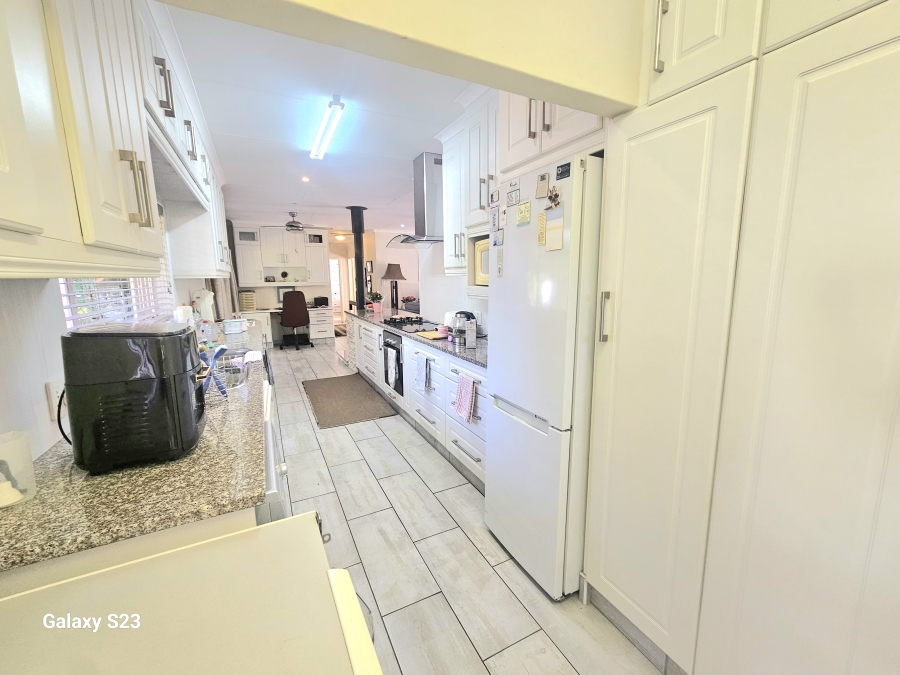3 Bedroom Property for Sale in Amberglen KwaZulu-Natal