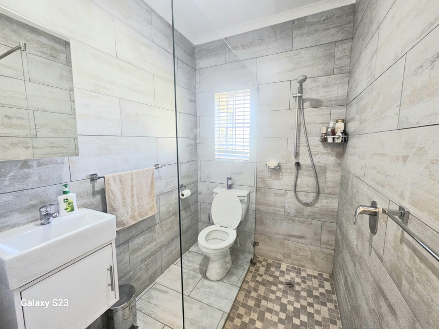 3 Bedroom Property for Sale in Amberglen KwaZulu-Natal