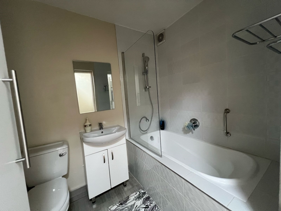 3 Bedroom Property for Sale in Westbrook KwaZulu-Natal