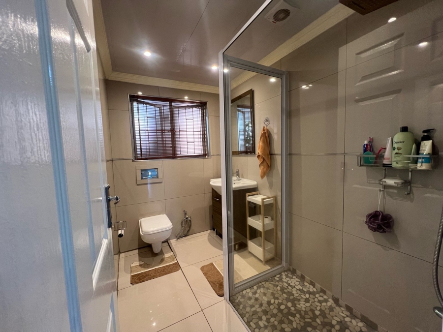 3 Bedroom Property for Sale in Westbrook KwaZulu-Natal
