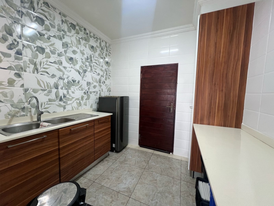 4 Bedroom Property for Sale in Gandhinagar KwaZulu-Natal