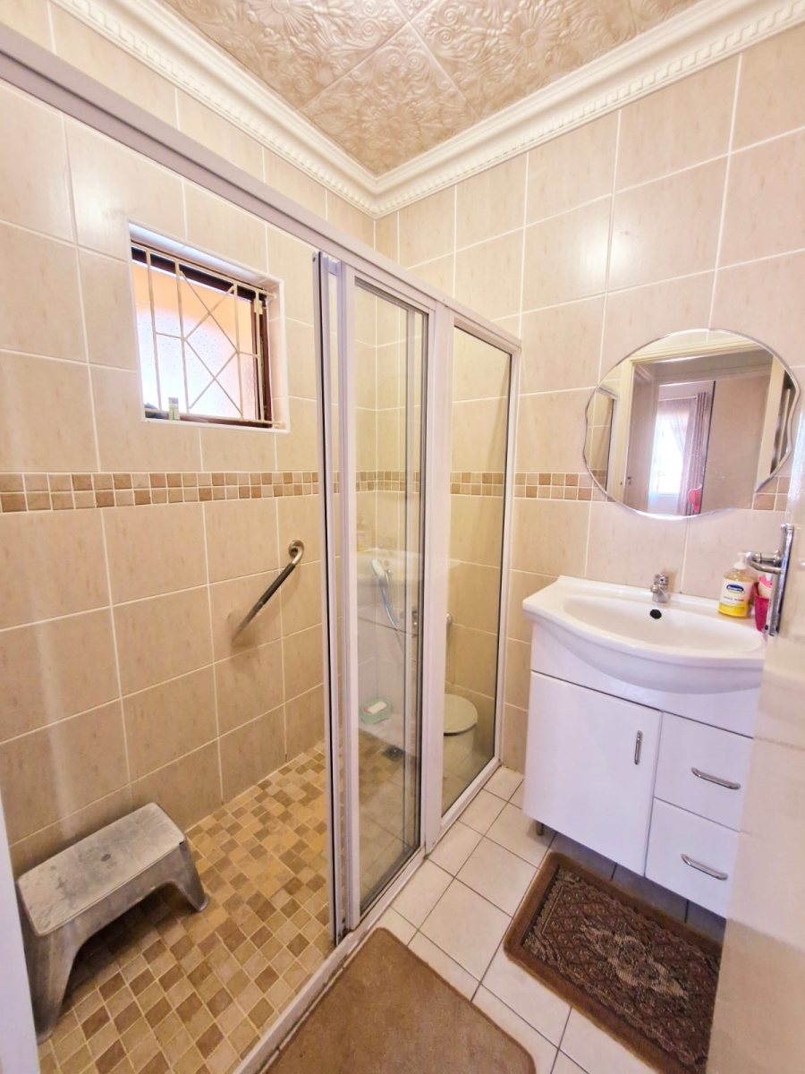 4 Bedroom Property for Sale in Dawncrest KwaZulu-Natal