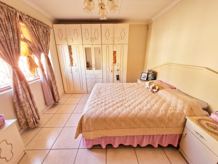 4 Bedroom Property for Sale in Dawncrest KwaZulu-Natal