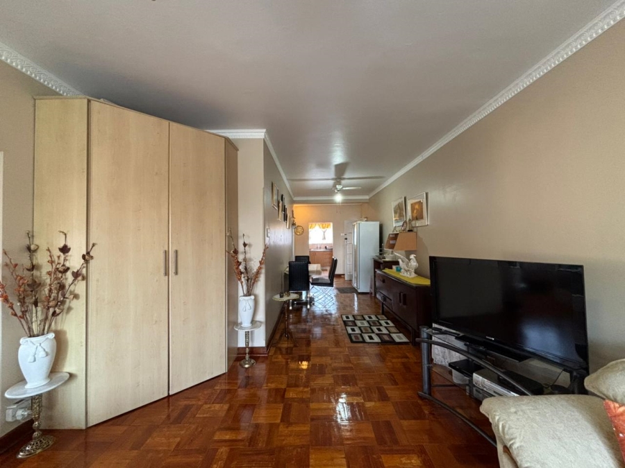2 Bedroom Property for Sale in Glenwood KwaZulu-Natal