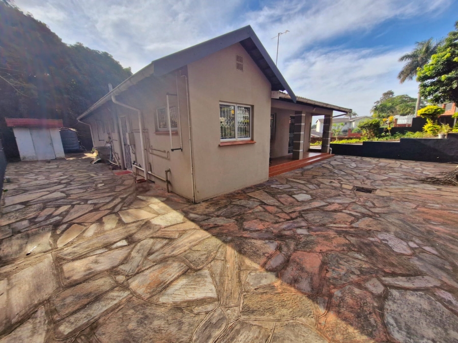 3 Bedroom Property for Sale in Brindhaven KwaZulu-Natal