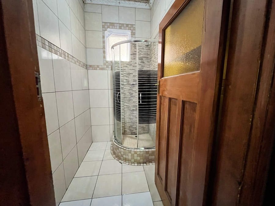 6 Bedroom Property for Sale in Umbilo KwaZulu-Natal