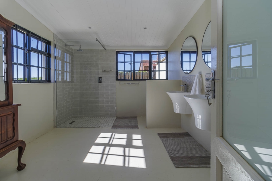 8 Bedroom Property for Sale in Wartburg KwaZulu-Natal