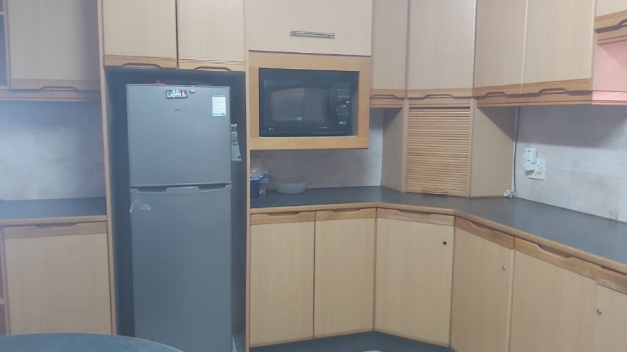 5 Bedroom Property for Sale in Treasure Beach KwaZulu-Natal