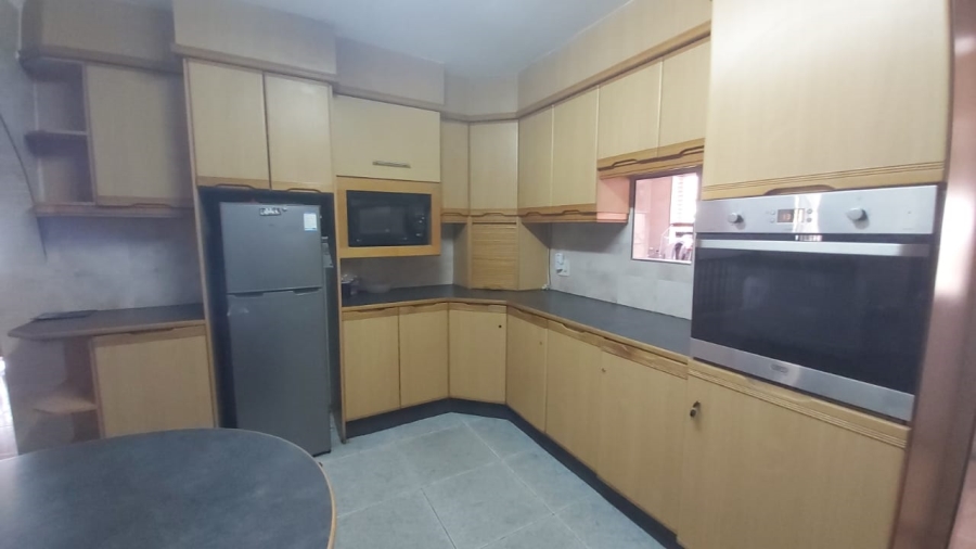 5 Bedroom Property for Sale in Treasure Beach KwaZulu-Natal