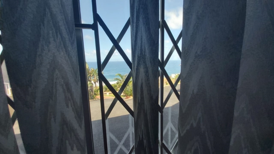 5 Bedroom Property for Sale in Treasure Beach KwaZulu-Natal
