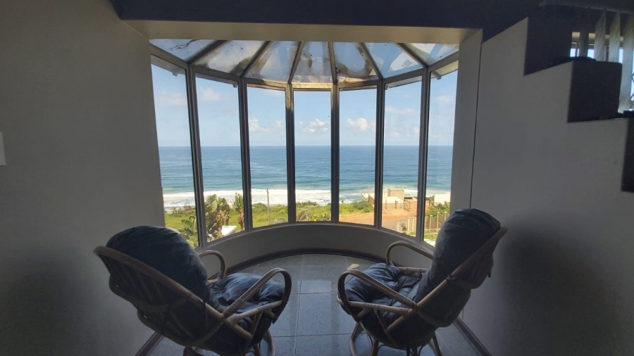 5 Bedroom Property for Sale in Treasure Beach KwaZulu-Natal