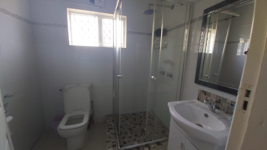 5 Bedroom Property for Sale in Treasure Beach KwaZulu-Natal