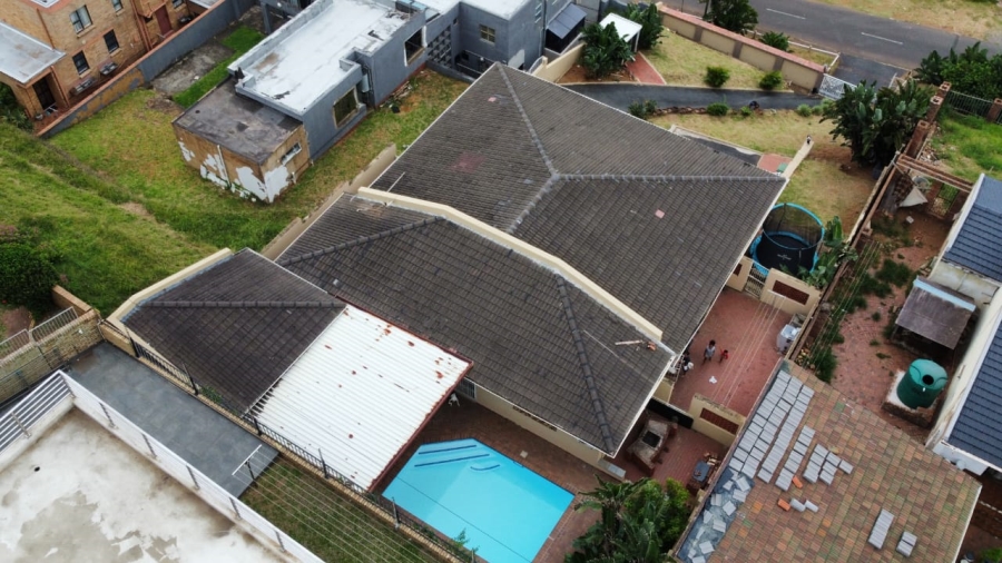 5 Bedroom Property for Sale in Treasure Beach KwaZulu-Natal