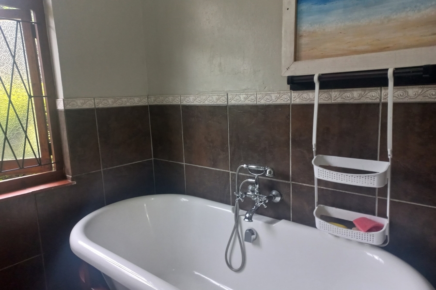 5 Bedroom Property for Sale in Scottsville KwaZulu-Natal