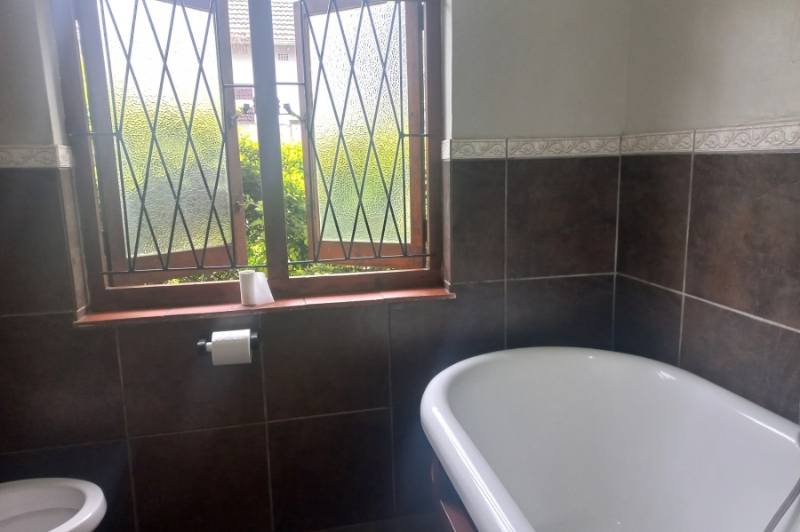 5 Bedroom Property for Sale in Scottsville KwaZulu-Natal