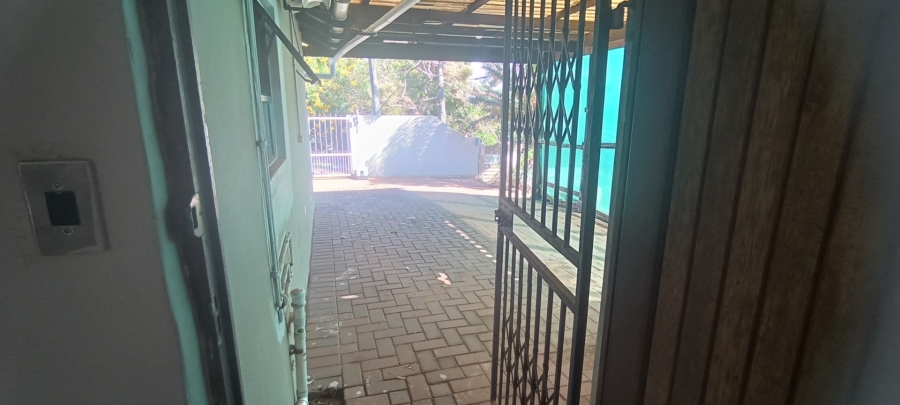 To Let 1 Bedroom Property for Rent in Bluff KwaZulu-Natal