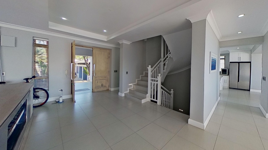 6 Bedroom Property for Sale in Tinley Manor KwaZulu-Natal