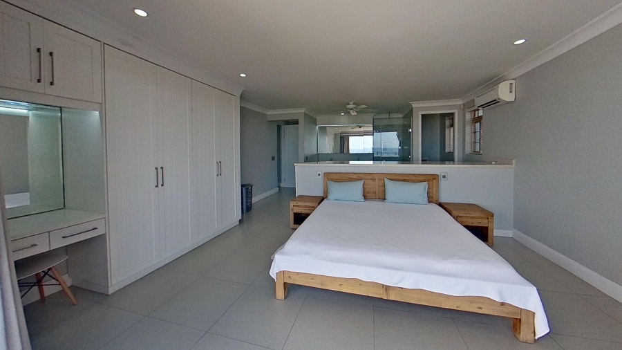 6 Bedroom Property for Sale in Tinley Manor KwaZulu-Natal