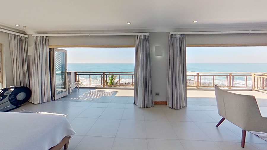 6 Bedroom Property for Sale in Tinley Manor KwaZulu-Natal