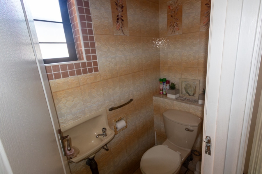 4 Bedroom Property for Sale in Brighton Beach KwaZulu-Natal