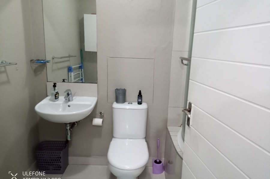 To Let 2 Bedroom Property for Rent in New Town Centre KwaZulu-Natal