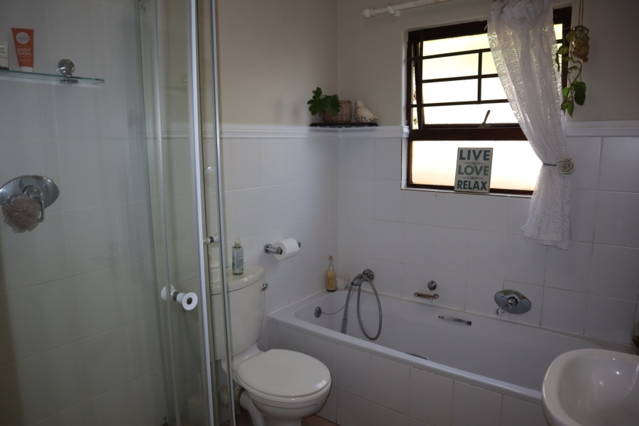 To Let 3 Bedroom Property for Rent in Assagay KwaZulu-Natal