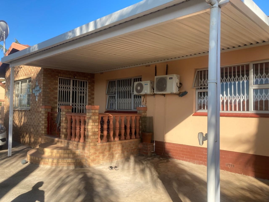 To Let 3 Bedroom Property for Rent in Avoca KwaZulu-Natal