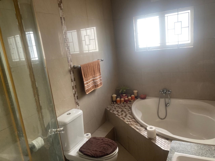 To Let 3 Bedroom Property for Rent in Avoca KwaZulu-Natal