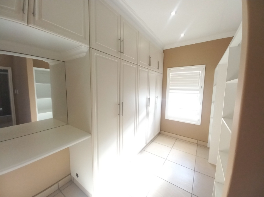 To Let 7 Bedroom Property for Rent in Umhlanga Ridge KwaZulu-Natal