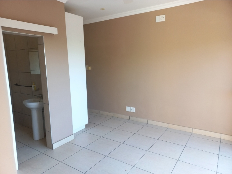 To Let 7 Bedroom Property for Rent in Umhlanga Ridge KwaZulu-Natal