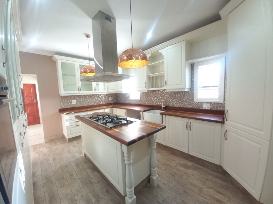 To Let 7 Bedroom Property for Rent in Umhlanga Ridge KwaZulu-Natal