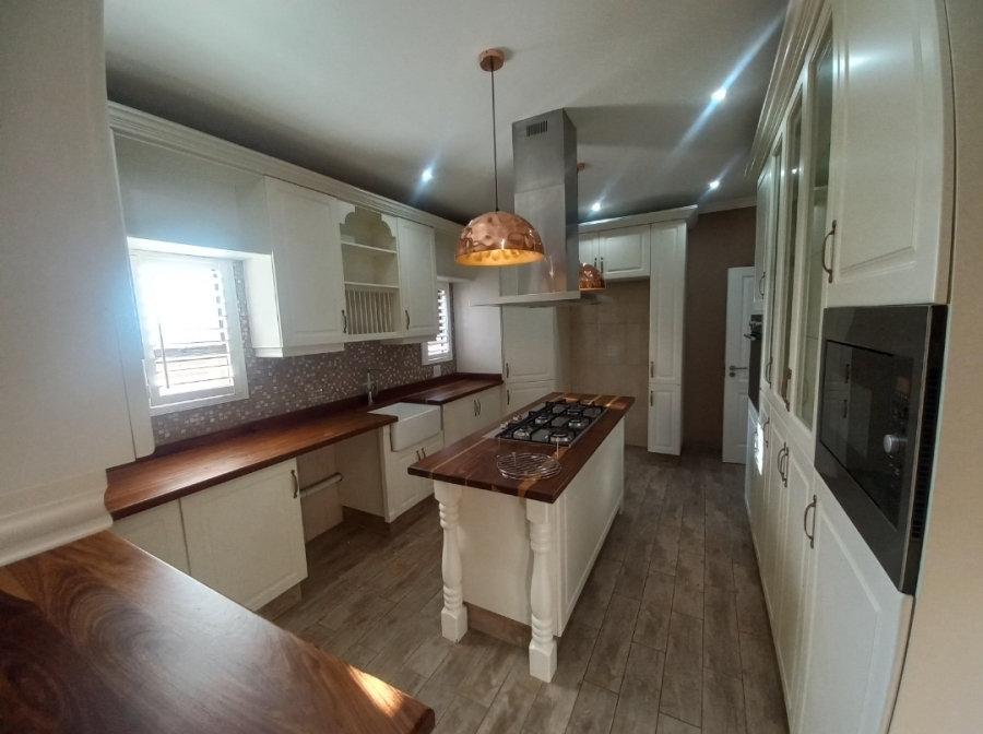 To Let 7 Bedroom Property for Rent in Umhlanga Ridge KwaZulu-Natal
