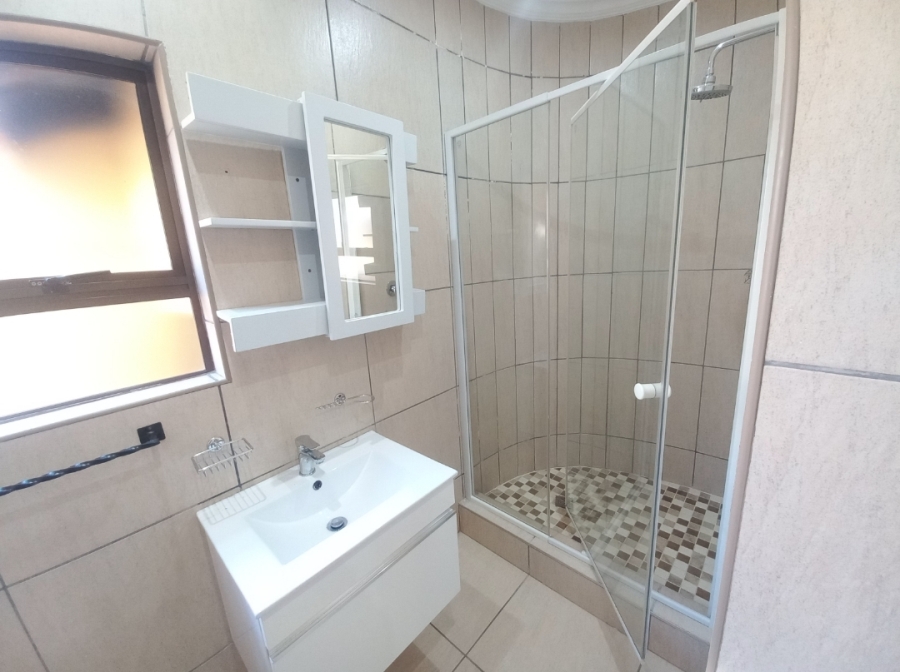 To Let 7 Bedroom Property for Rent in Umhlanga Ridge KwaZulu-Natal