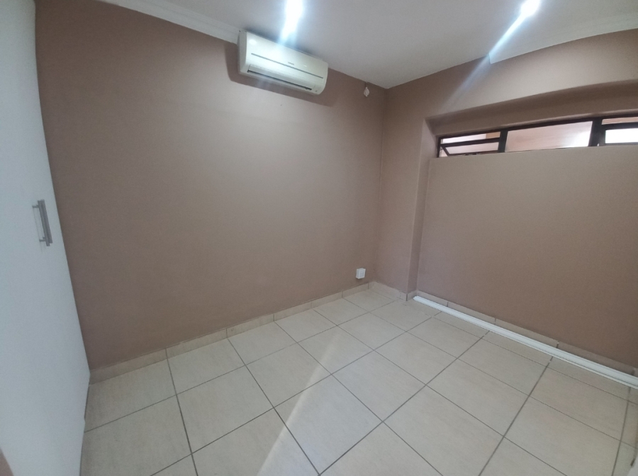 To Let 7 Bedroom Property for Rent in Umhlanga Ridge KwaZulu-Natal