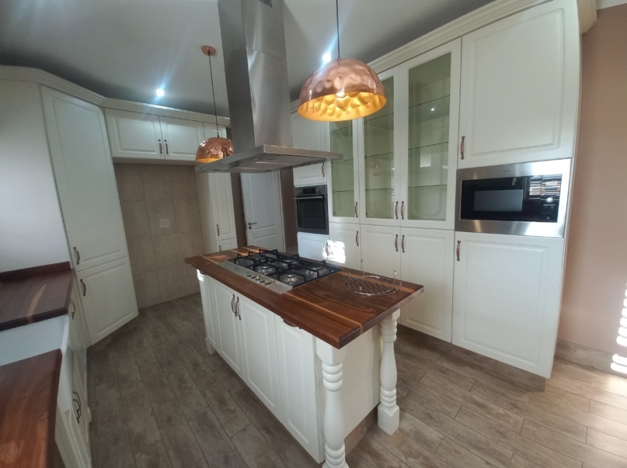 To Let 7 Bedroom Property for Rent in Umhlanga Ridge KwaZulu-Natal