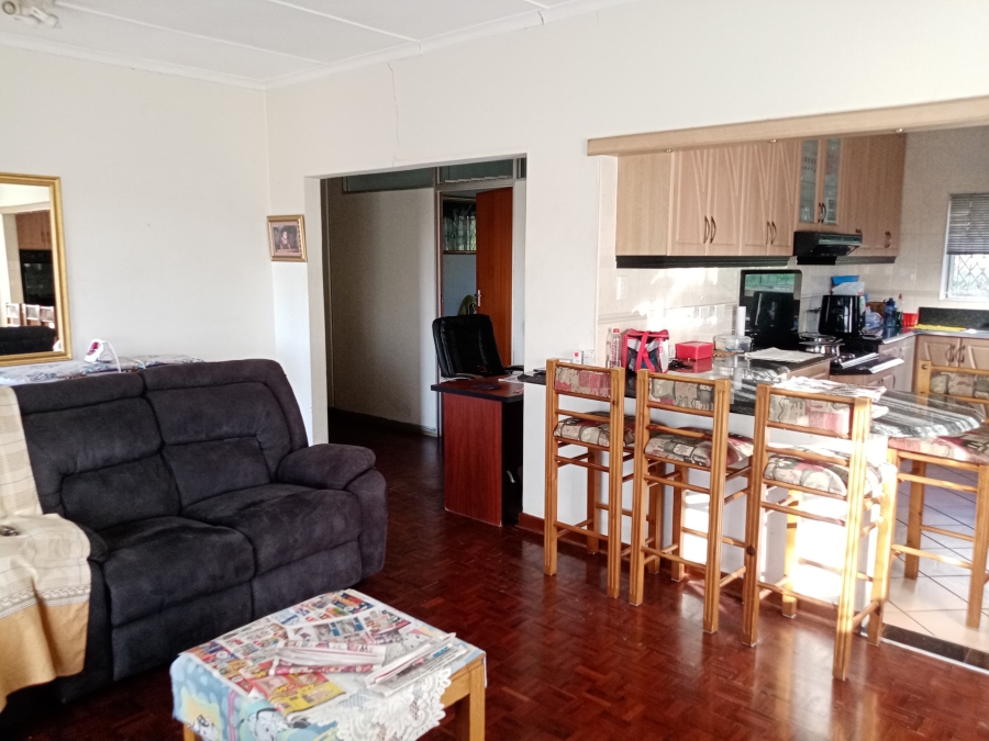 4 Bedroom Property for Sale in Mount Vernon KwaZulu-Natal